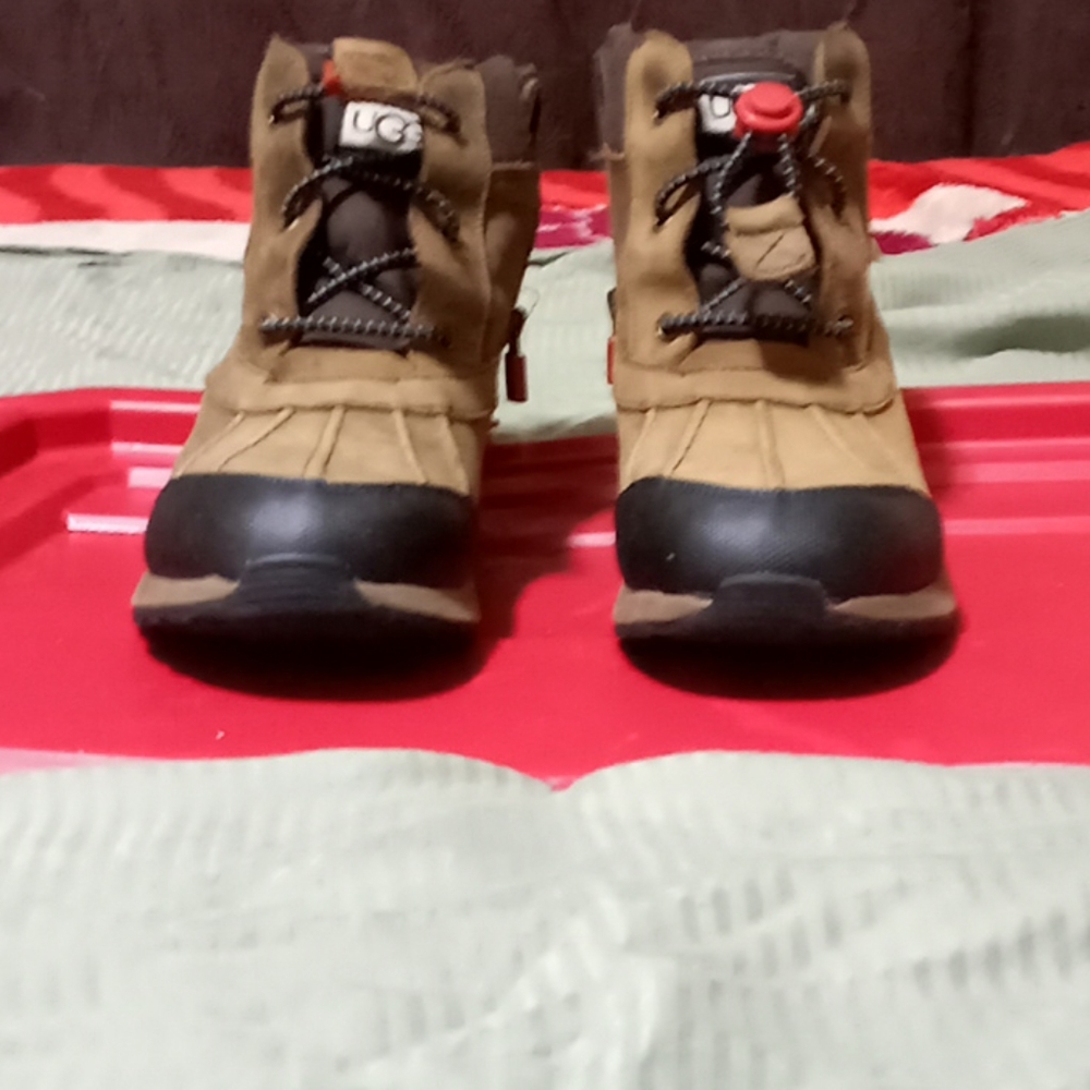 Ugg